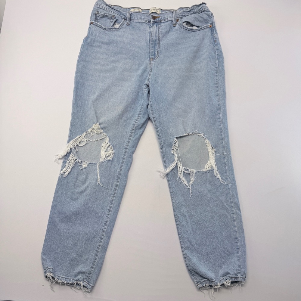 Universal Thread 90s Vintage Straight Distressed Light Wash Jeans 16R